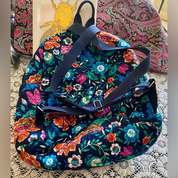 💥SazyBee Designs Quilted Backpack💥 NWOT - Picture 2 of 10